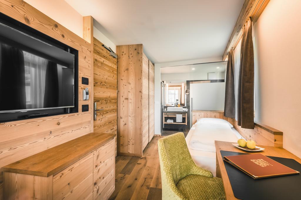 Standard Single Room,326091775:JPEG